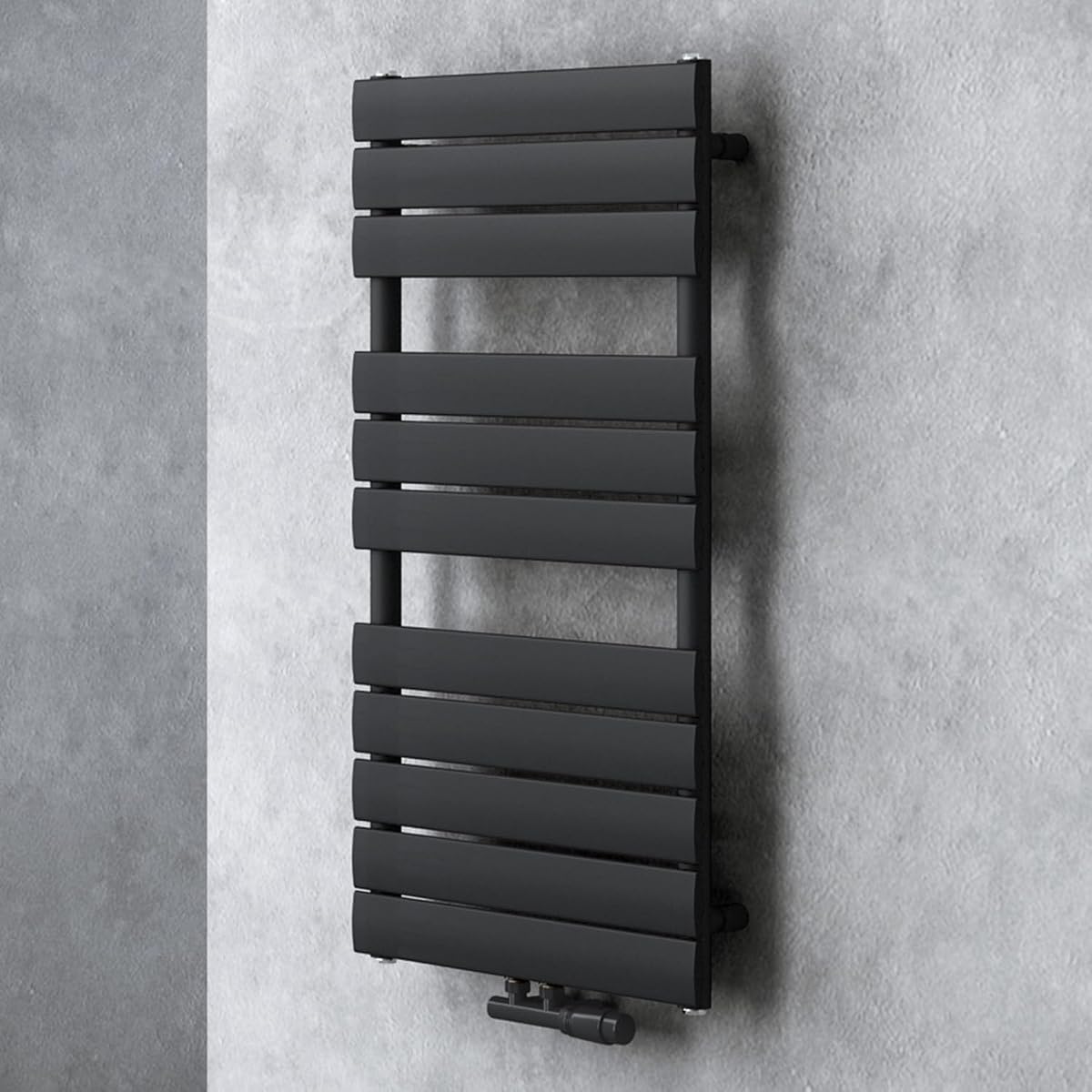 Radiateur sèche-serviettes Doporro gris-noir installé au mur d’une salle de bain contemporaine